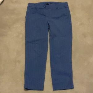 Blue patterned Capri dress pants
